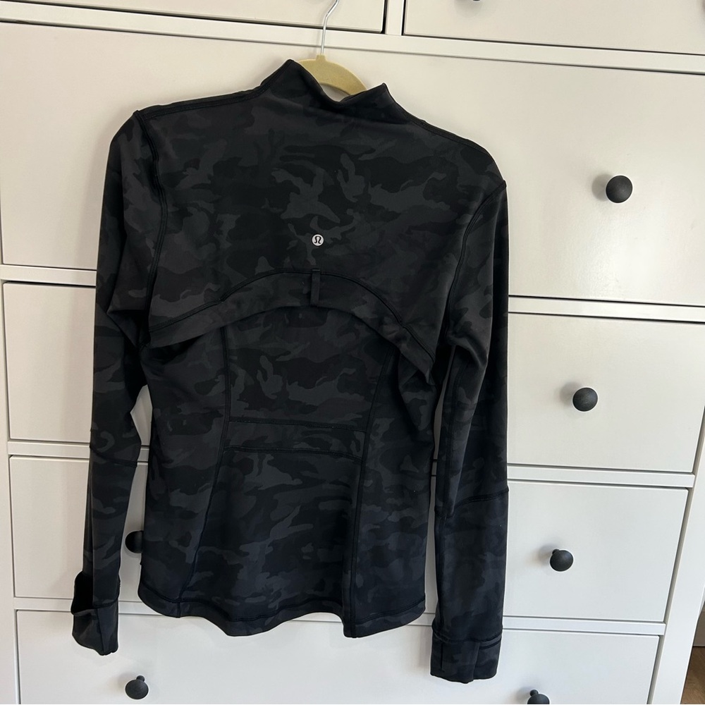 lululemon athletica Black Camo Full-Zip Utility Jacket - Picture 2 of 3